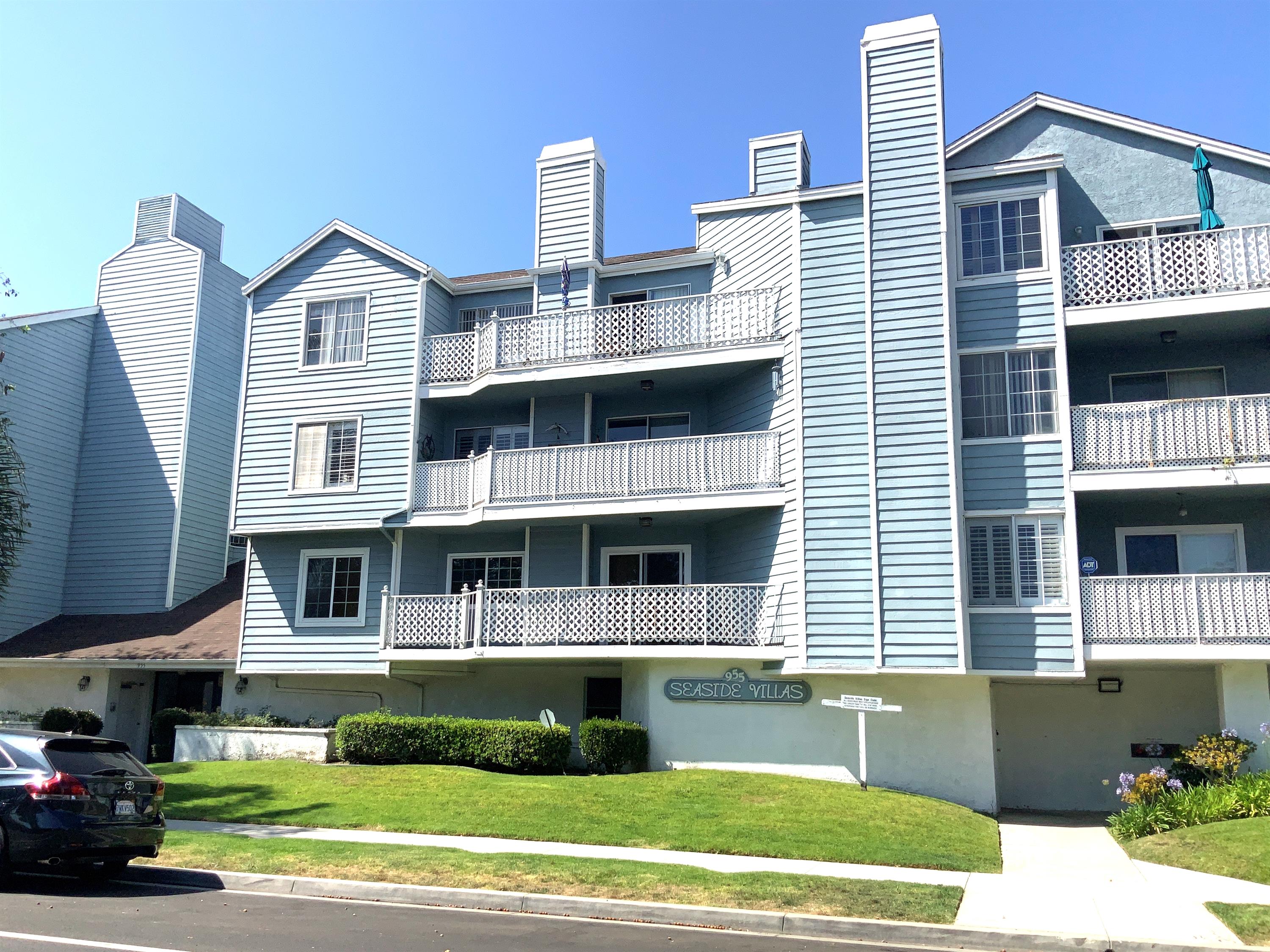 955 East 3rd Street, Unit 215